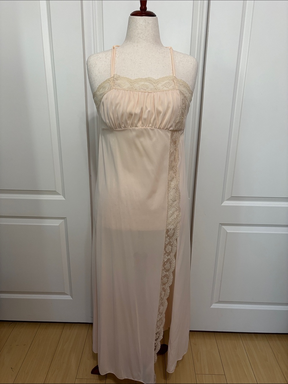 Vintage Women’s Lace-Trim Nightgown - Cream Beige